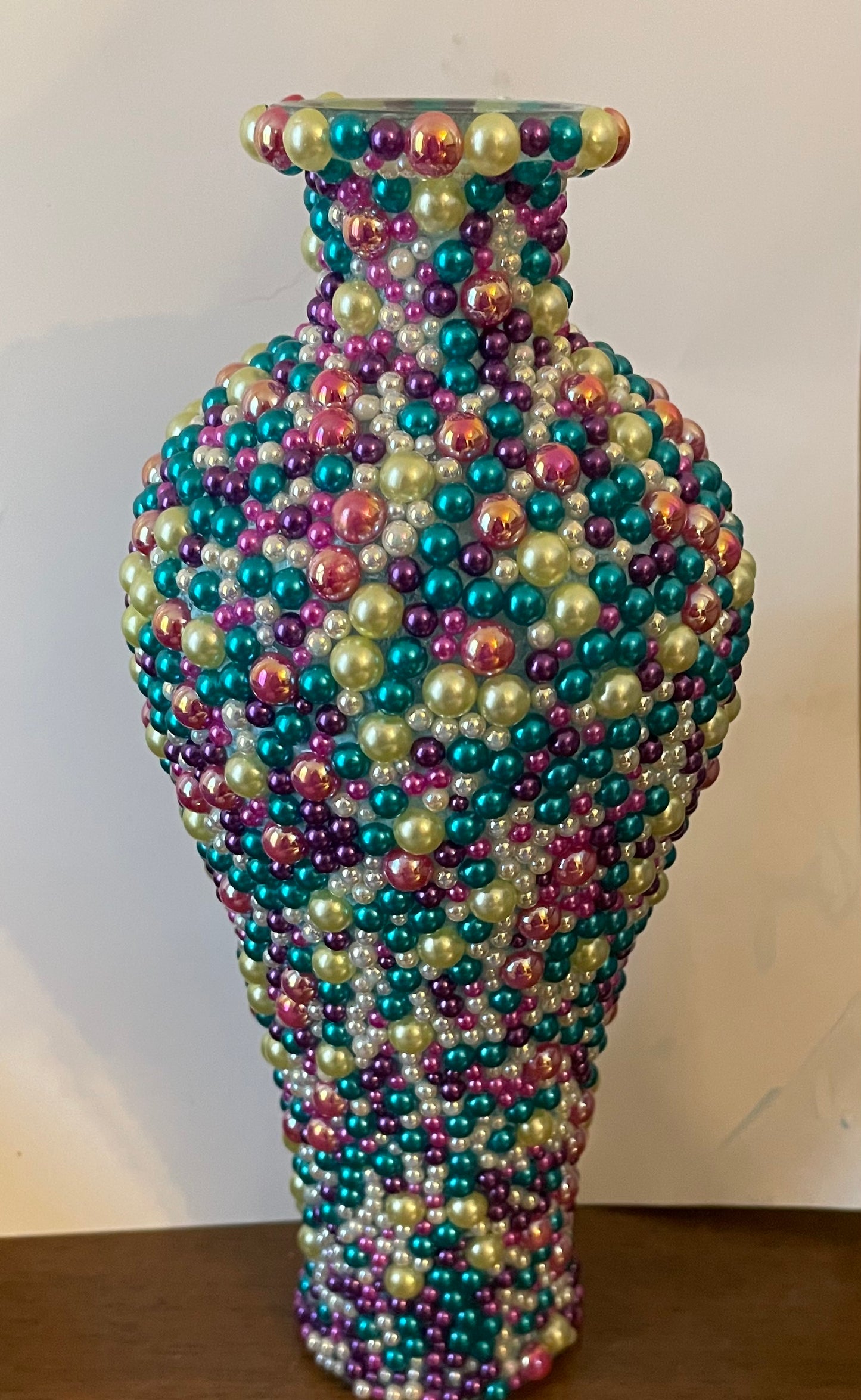 Bright pearled vase