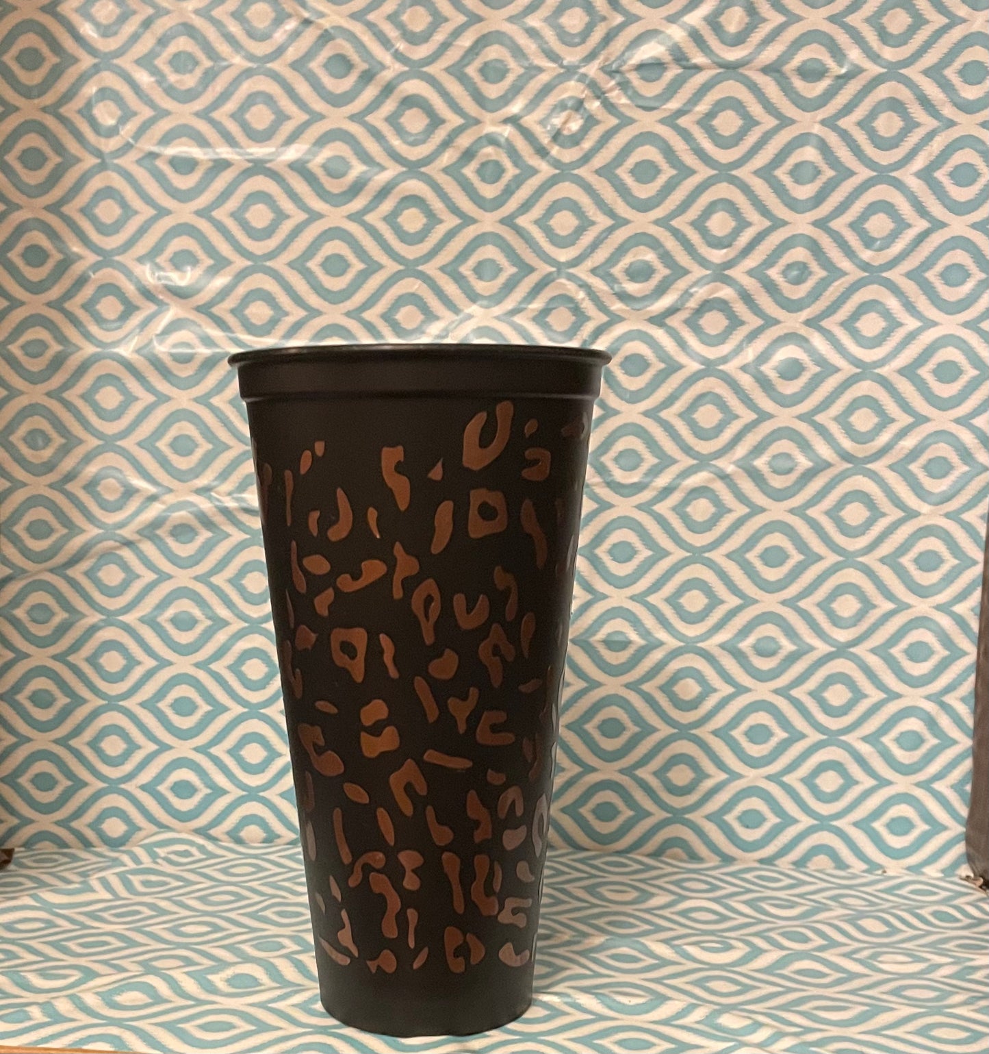 Gold queen cheetah print cold cup black