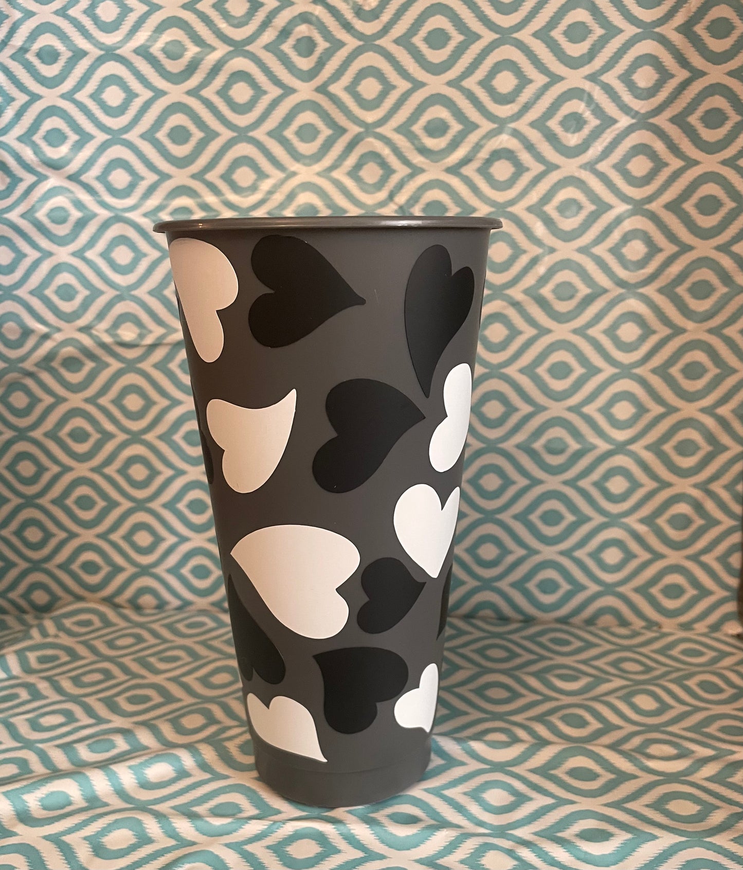 Black white hearts cold cup