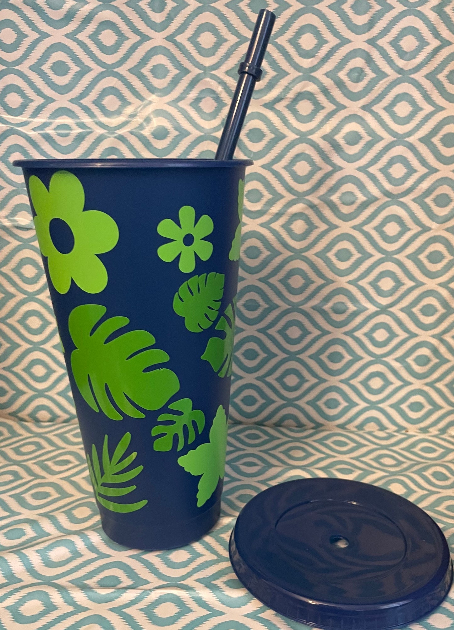 Green flowers and leaves navy cold cup