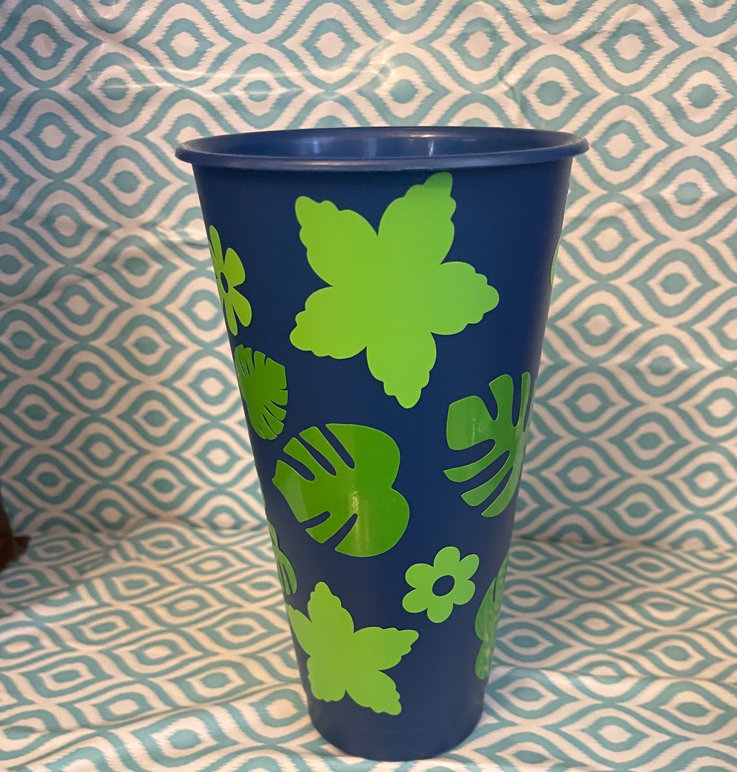 Green flowers and leaves navy cold cup